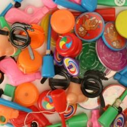 Chennyfun 200 pièces de jouets pour enfants, Jouets Assortiment pour  Enfants Party Favors, pour pinata, Récompenses de Classe Scolaire, prix de  cadeau