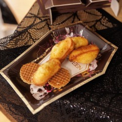 8 Assiettes Cercueil 