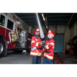 Set de Dguisement Pompier Taille 3-5 ans. n8