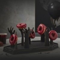 Contient : 1 x Présentoir à Donuts Cercueil Halloween - Main de Zombie