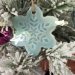 1 Suspension Flocon Fleuri Ciel (6,5 cm) - Porcelaine. n2