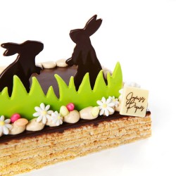 2 Lapins sur Pics (10 cm) avec Herbe (12 cm) - Chocolat Noir. n1