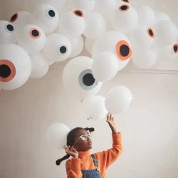 Guirlande arche de ballons yeux - Halloween. n2