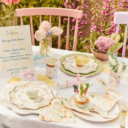 8 Assiettes Lapin Floral. n°1