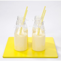 4 Petites Bouteilles de lait vintage - Plastique. n2